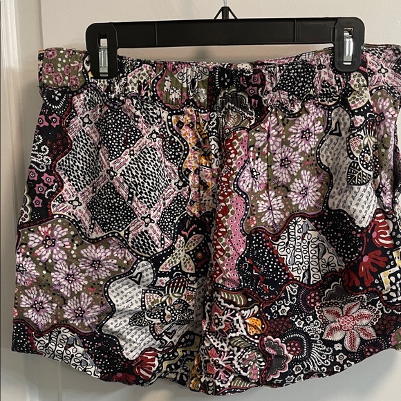 Colorful Patterned Shorts - Picture 2 of 2